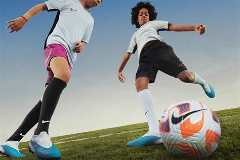 Nike Fußballschuhe für Kinder online bei ZALANDO